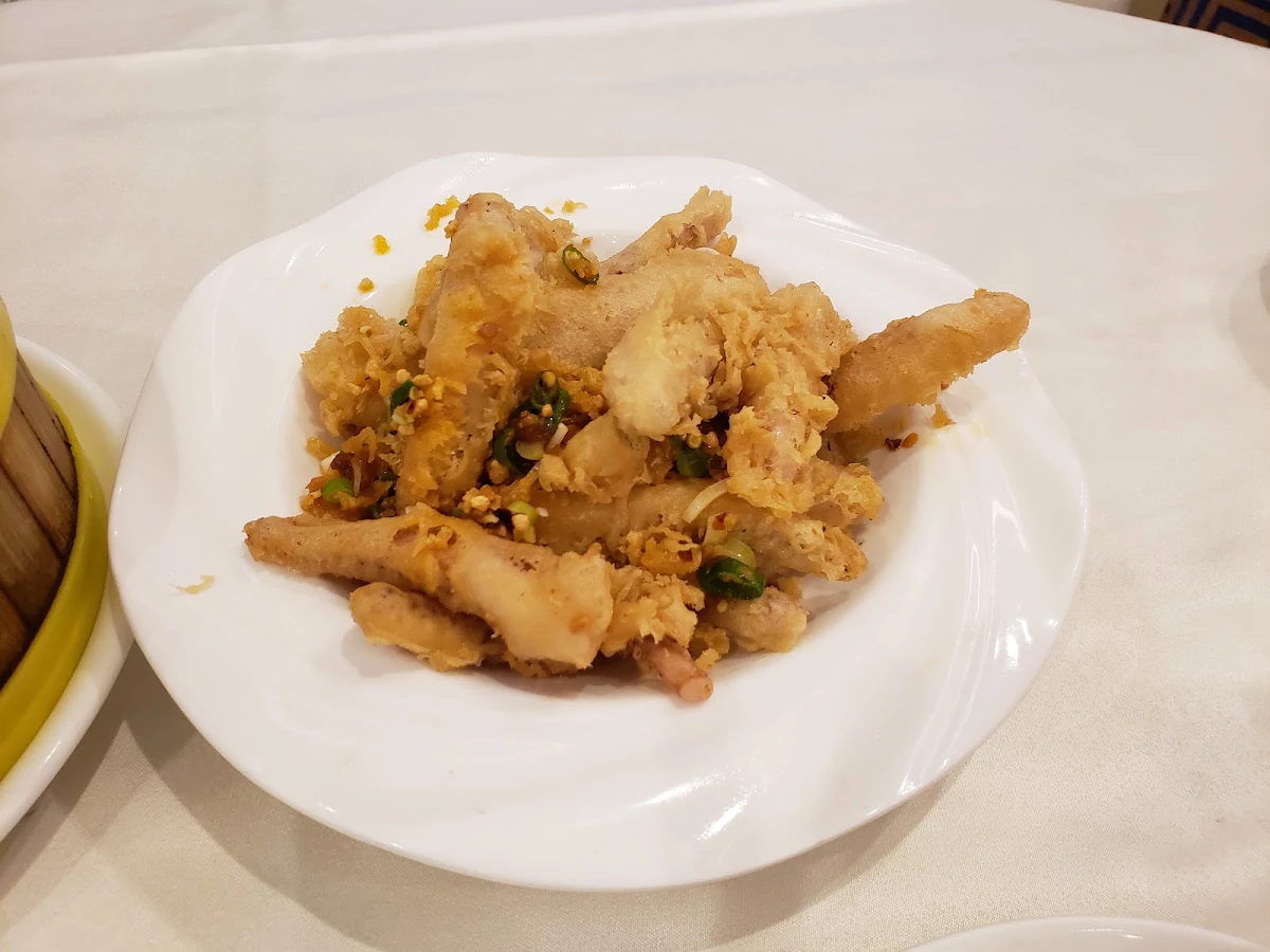 椒鹽雞膝 Deep-Fried Chicken Knee with Spicy Salt & Pepper